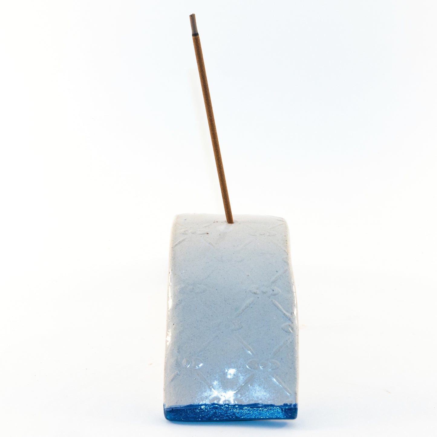 Modern White Ceramic Incense Holder with Blue-Tipped Arched Design - Handcrafted Minimalist Burner for Aromatherapy and Meditation Decor